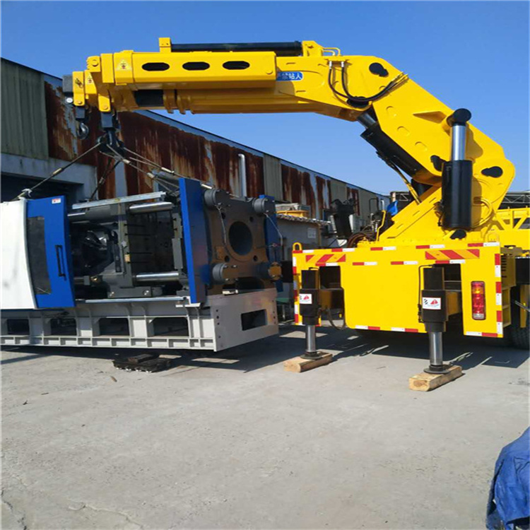 筠连 大吨位折臂吊出租费用解析：一小时租赁多少钱