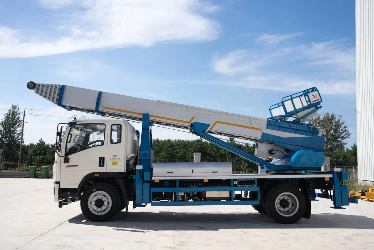 筠连云梯上料车租赁费用