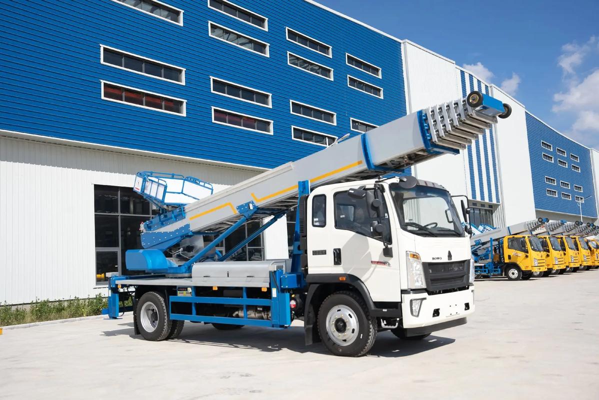 筠连出租云梯车高空作业车 建筑垃圾搬运