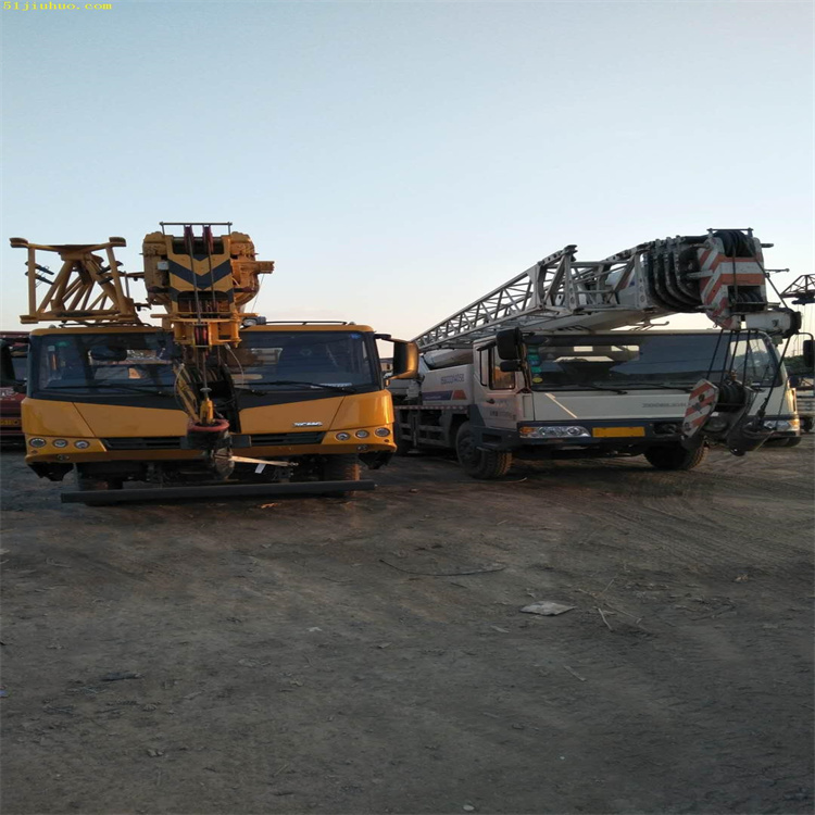 筠连吊车吊挖机正确办法